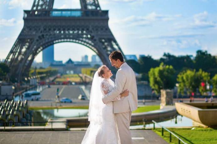 Cheap Flights - Romatic Paris Wedding